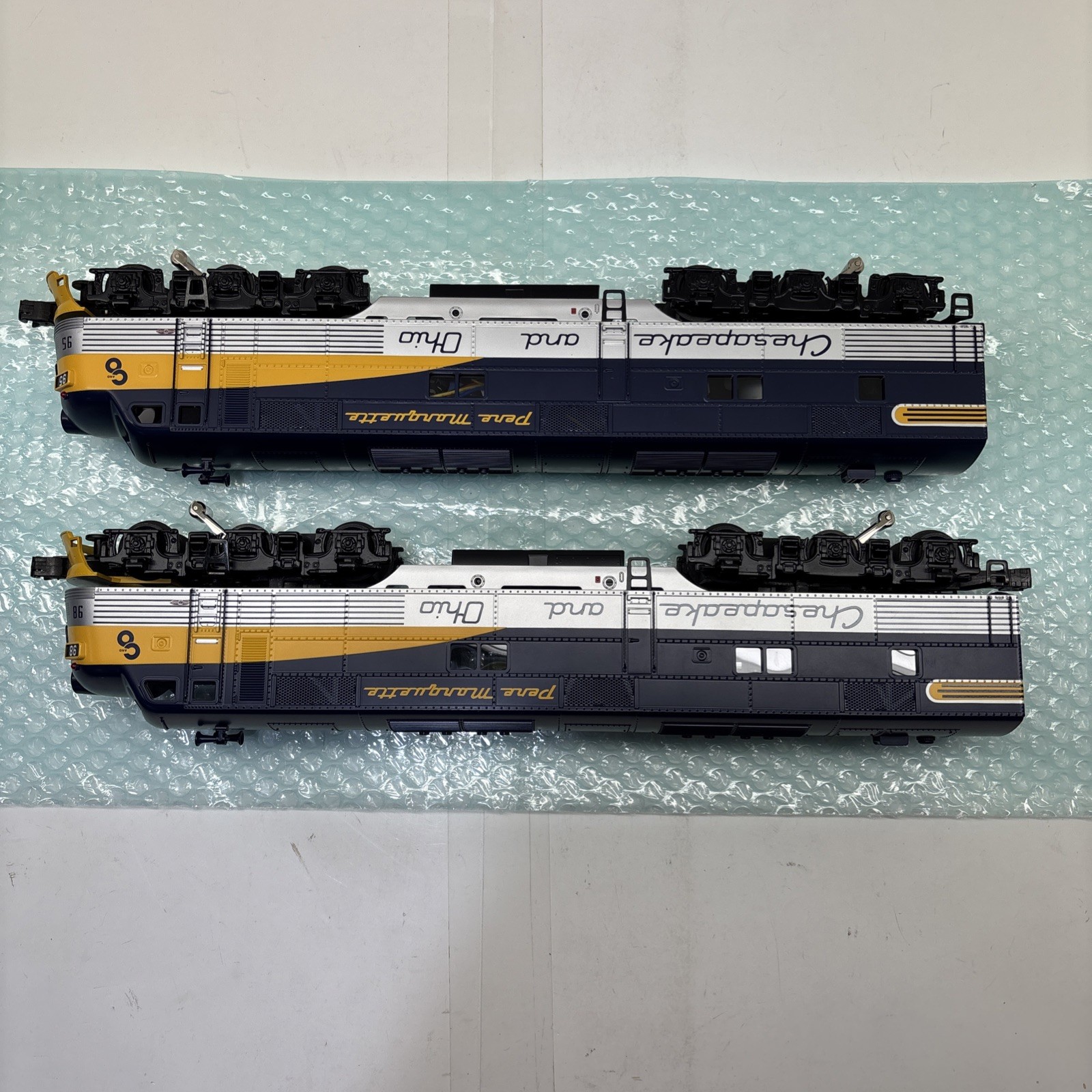 Williams E7-204 O C&O E7 AA Powered & Non-Powered Diesel Locomotive Set #95/98