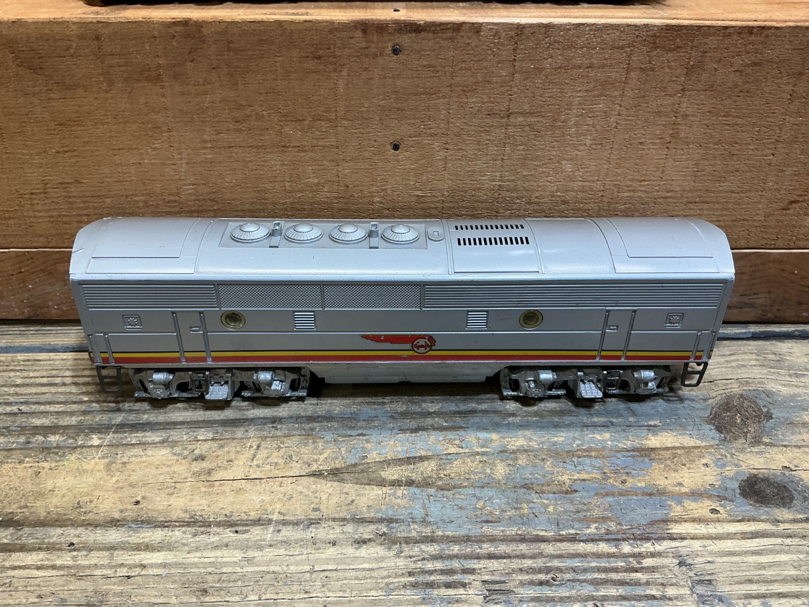 1950’s Lionel SANTA FE 2353 Diesel Locomotive & Dummy & B-Unit 3 Pieces O Gauge