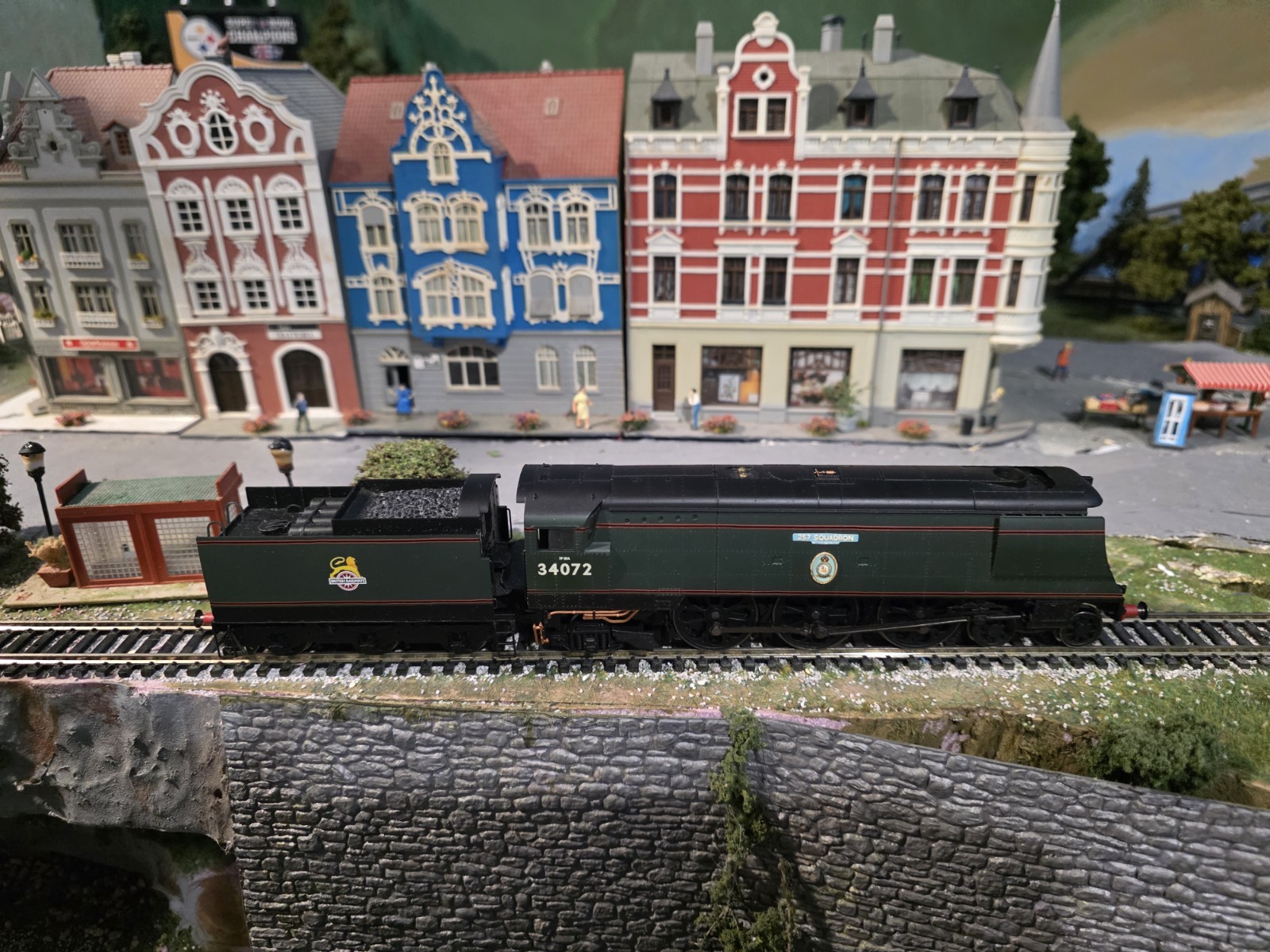 Hornby BR Battle Of Britain Steam Locomotive TMC289 OO Scale DC