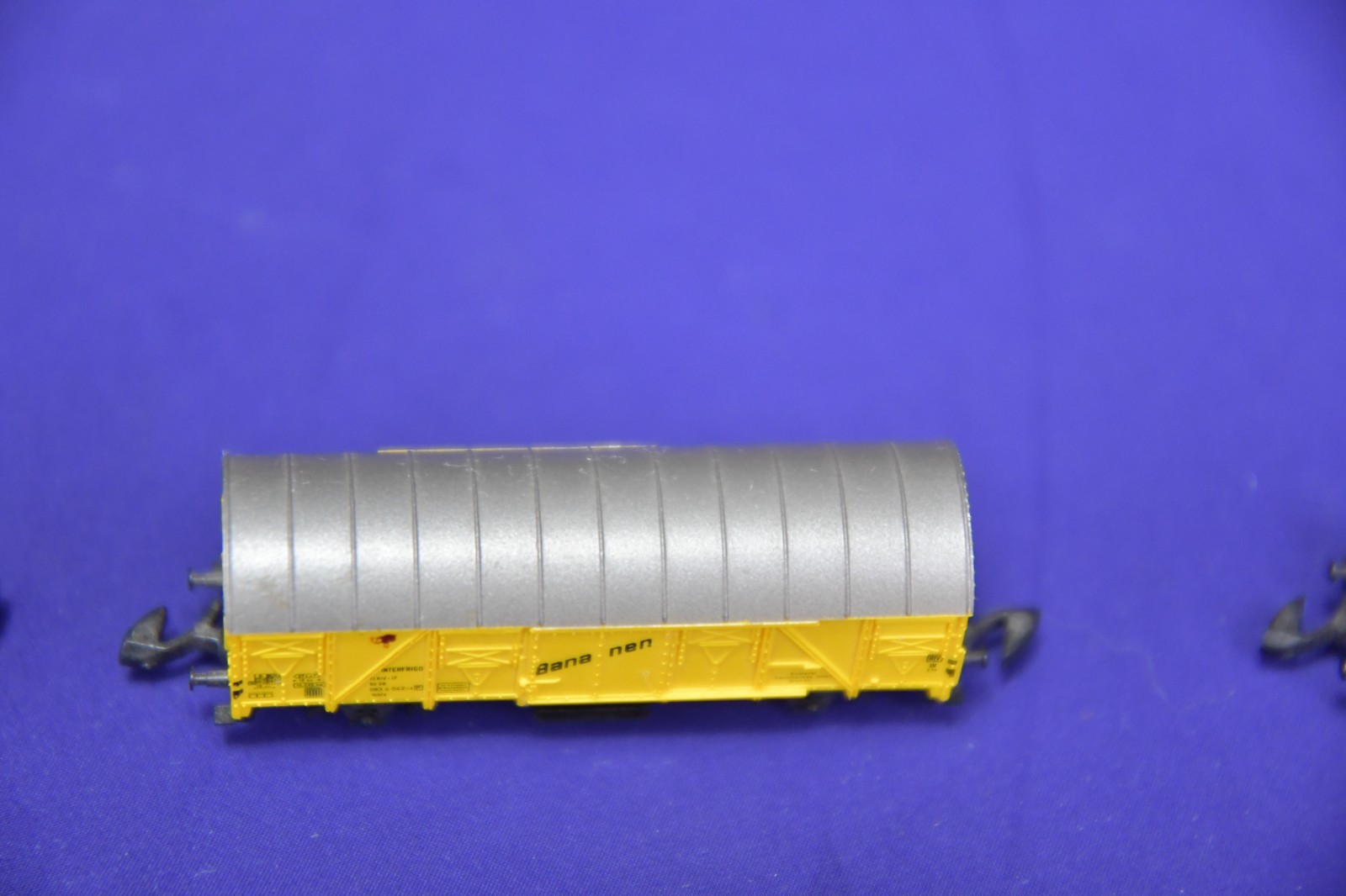 Marklin Mini #89 008 DB Class 89 locomotive Z scale & 4 More Cars