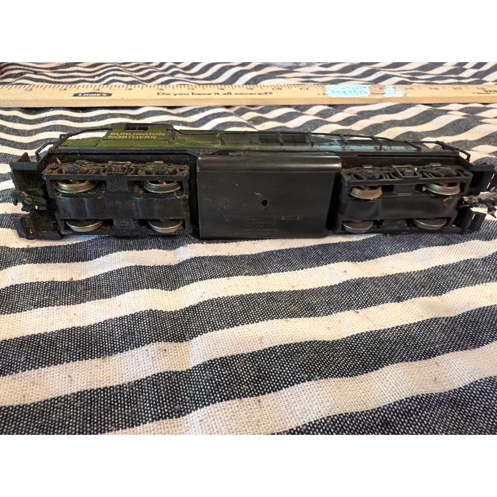 Vintage Burlington Northern 181 Diesel Locomotive Green Black Model Train Engine