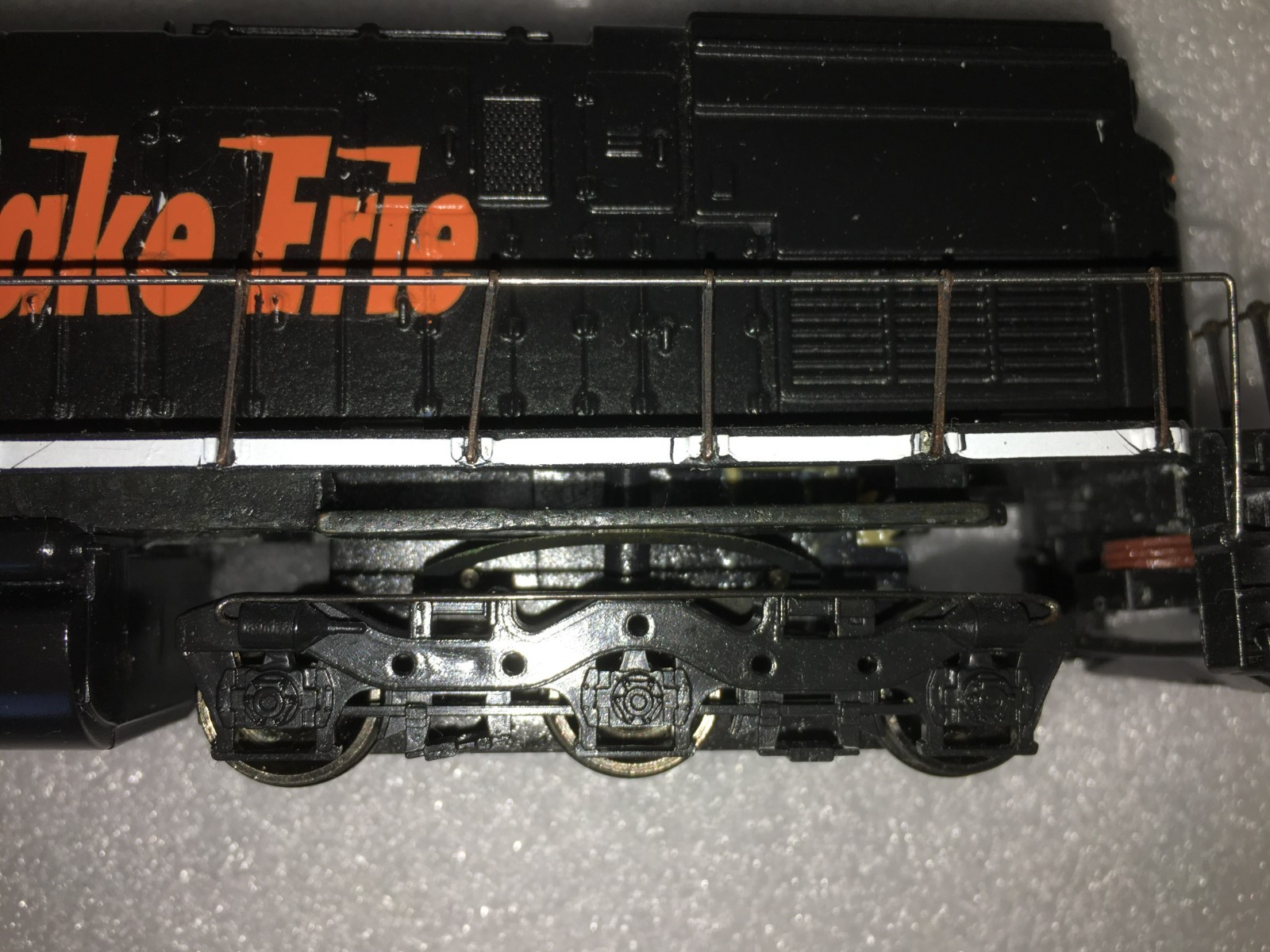 HO TYCO Custom painted Wheeling & Lake Erie C630 Shell, Bachmann Chassis