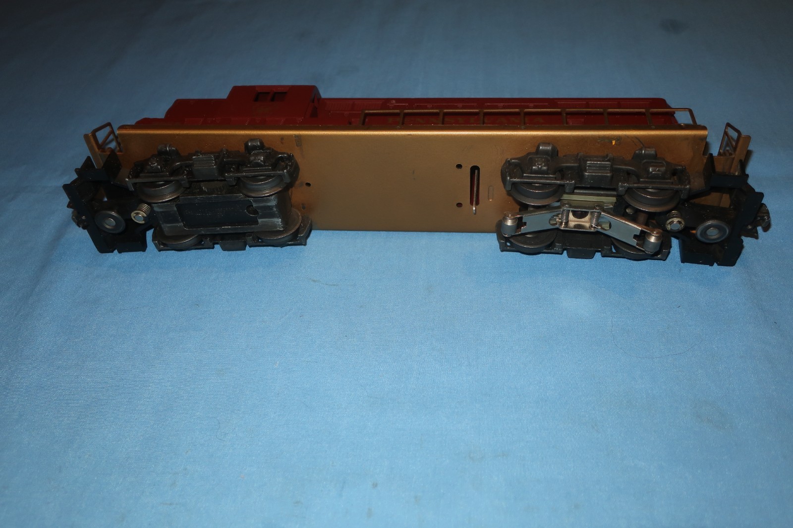Lionel #2028 GP-7 Pennsylvania Diesel Locomotive. Runs Well