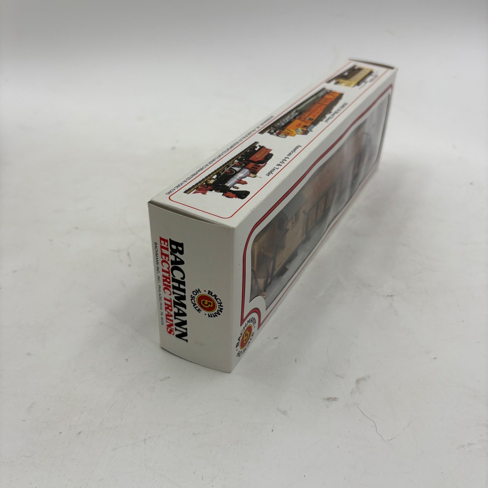 Bachmann HO Scale Union Pacific Diesel Locomotive Lighted Gold Vintage Train