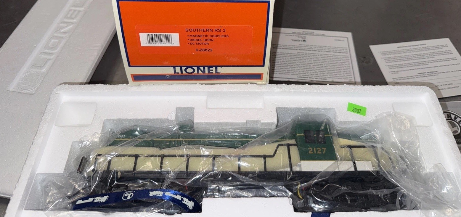 New Vintage Lionel O GA Southern RS-3 Diesel 6-28822 Cab 2127 Green W/ Horn