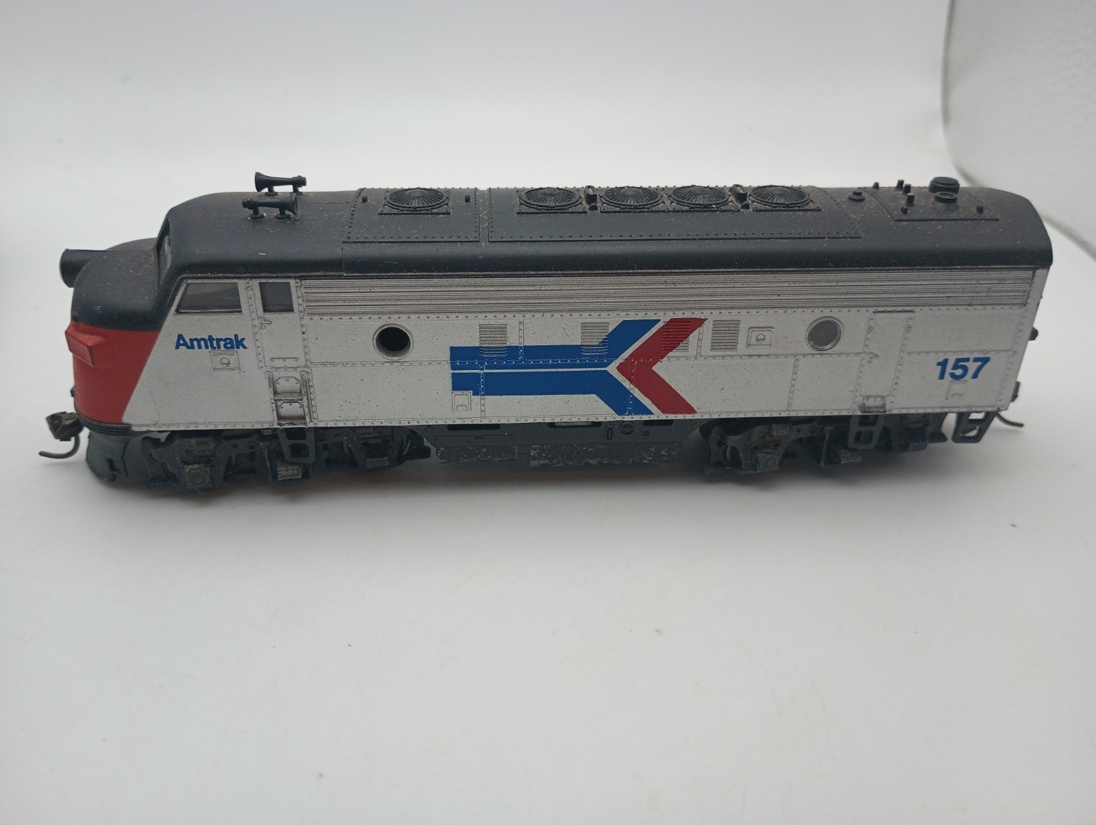 HO Scale Athearn Amtrak F7AAB Set Powered And Dummy Diesel Locomotives