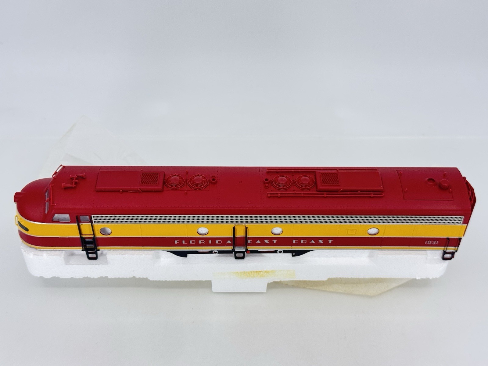 HO Proto 2000 Florida East Coast E8/9 Diesel Locomotive FEC #1031 (Item #8710)