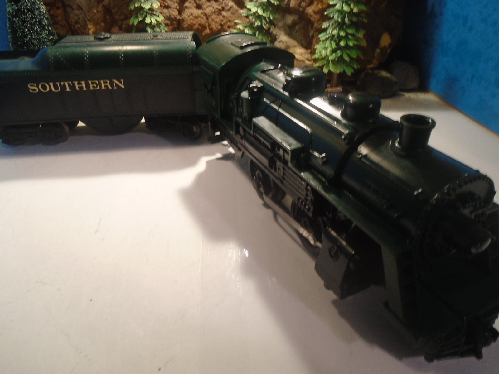 LIONEL 2-4-0 STEAM LOCOMOTIVE No 8302 / SOUTHERN RATTLE TENDER, TESTED 5-164-5