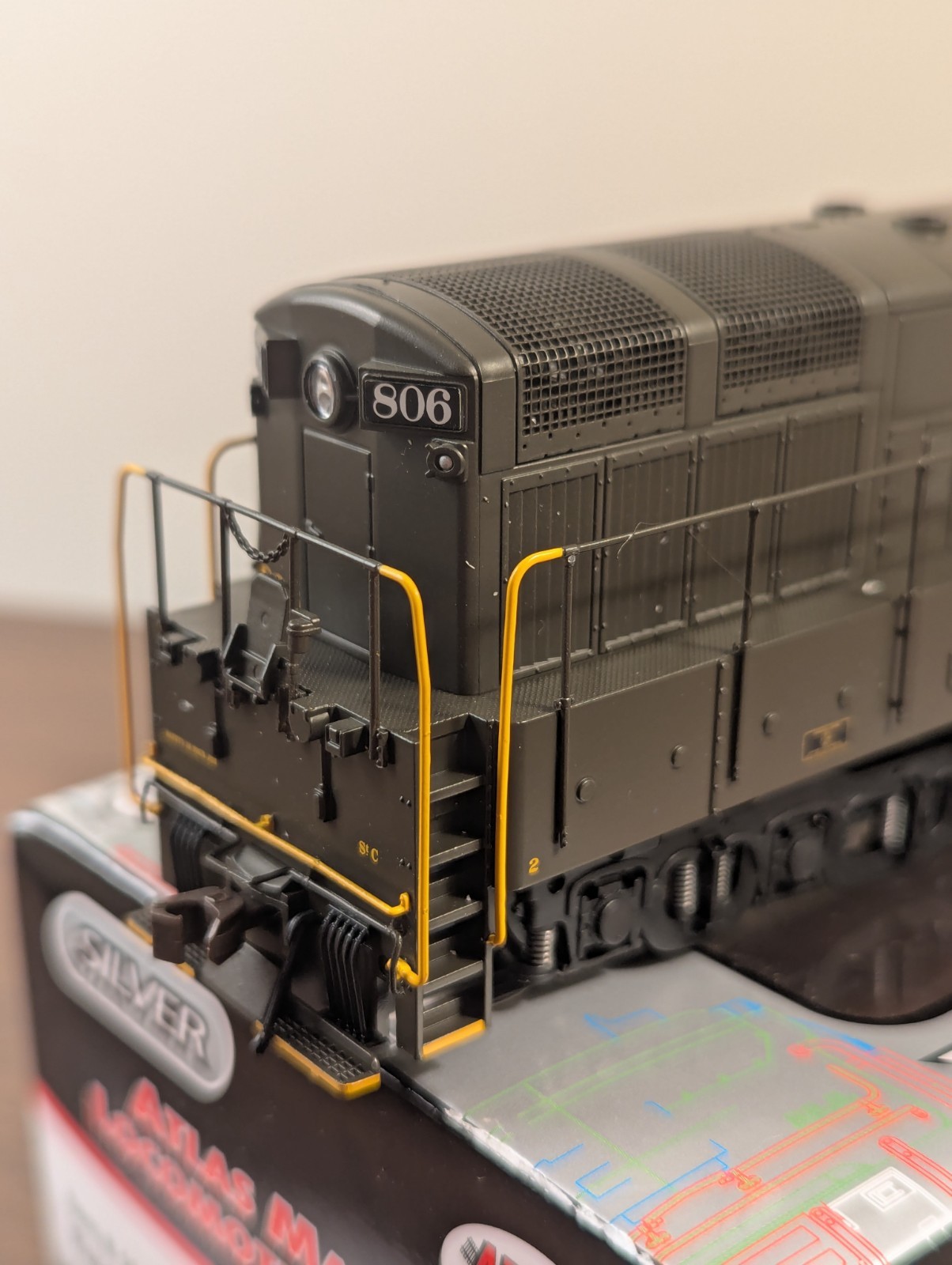 Atlas Master Silver Series HO Scale FM Trainmaster Reading #806 DCC Ready
