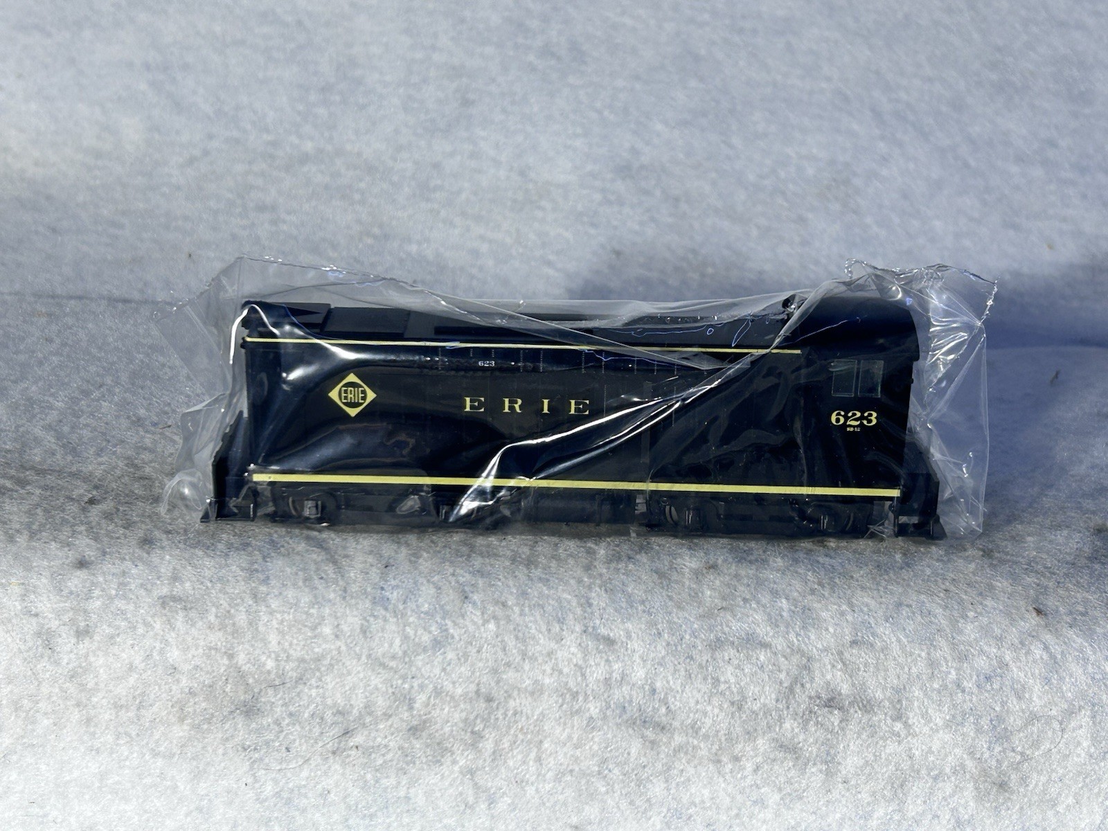 Nice Stewart Erie RR Baldwin S-12 Locomotive HO Sealed