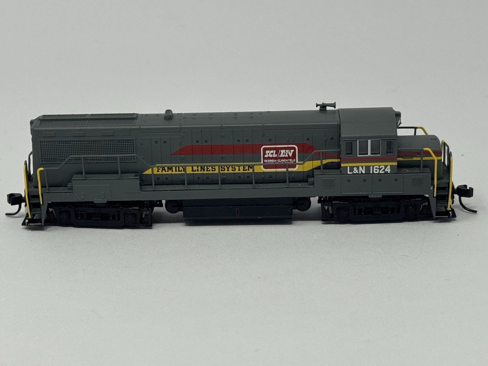 Atlas N Scale 44717 Phase 2 L&N Family Lines 1624 Diesel Locomotive Tested