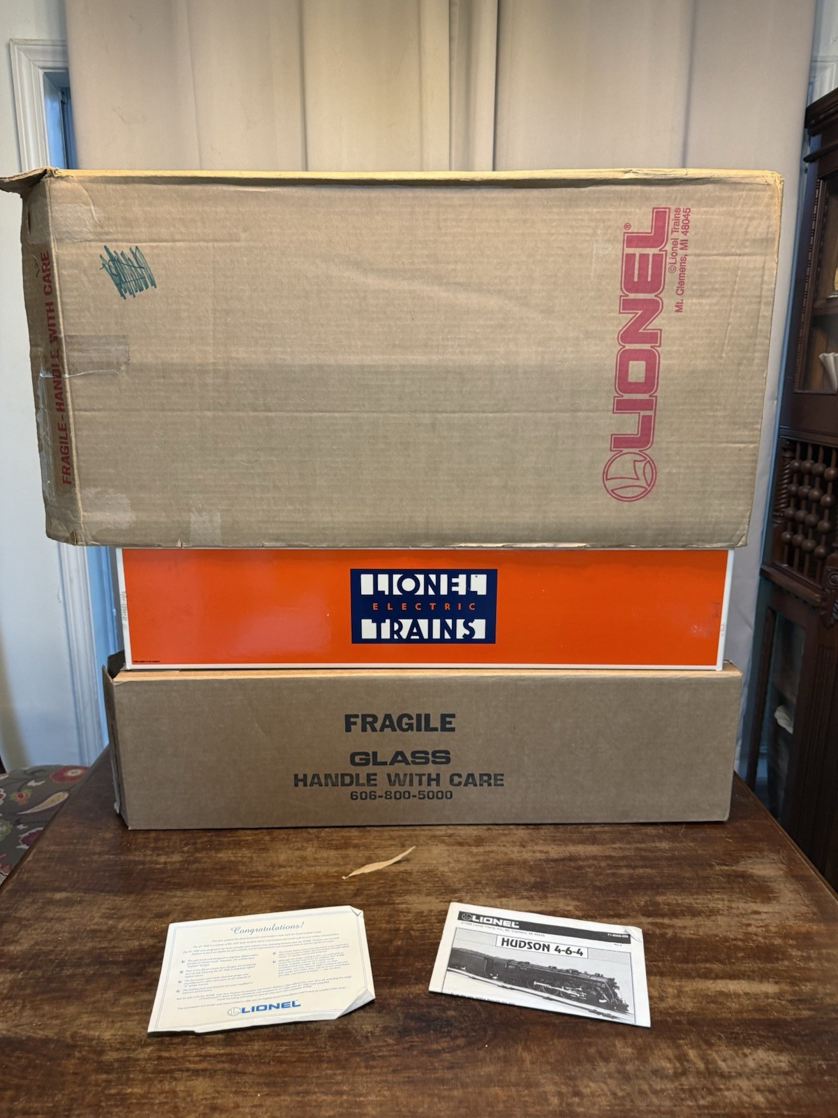 Lionel 6-18005 O NYC 4-6-4 700E Hudson Steam & Tender #5340 w/ Display Case