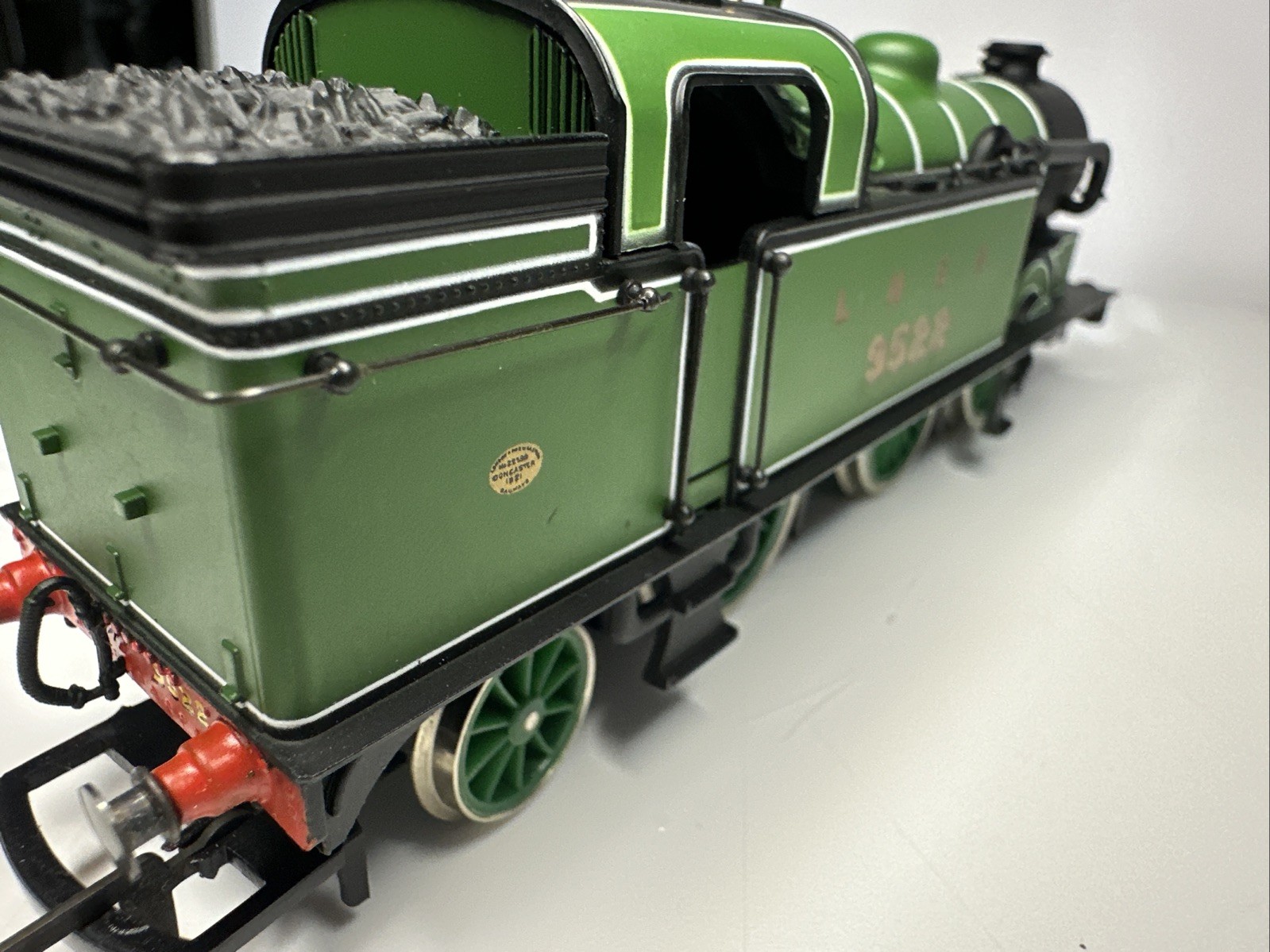 Mainline N2 Class 0-6-2T LNER 9522 Ho Scale