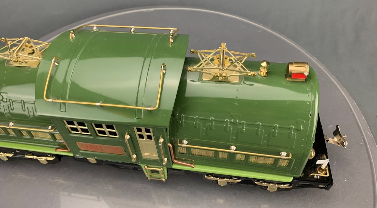 Lionel Classics Standard Gauge 4-4-4 Electric Locomotive Two Tone Green O2869