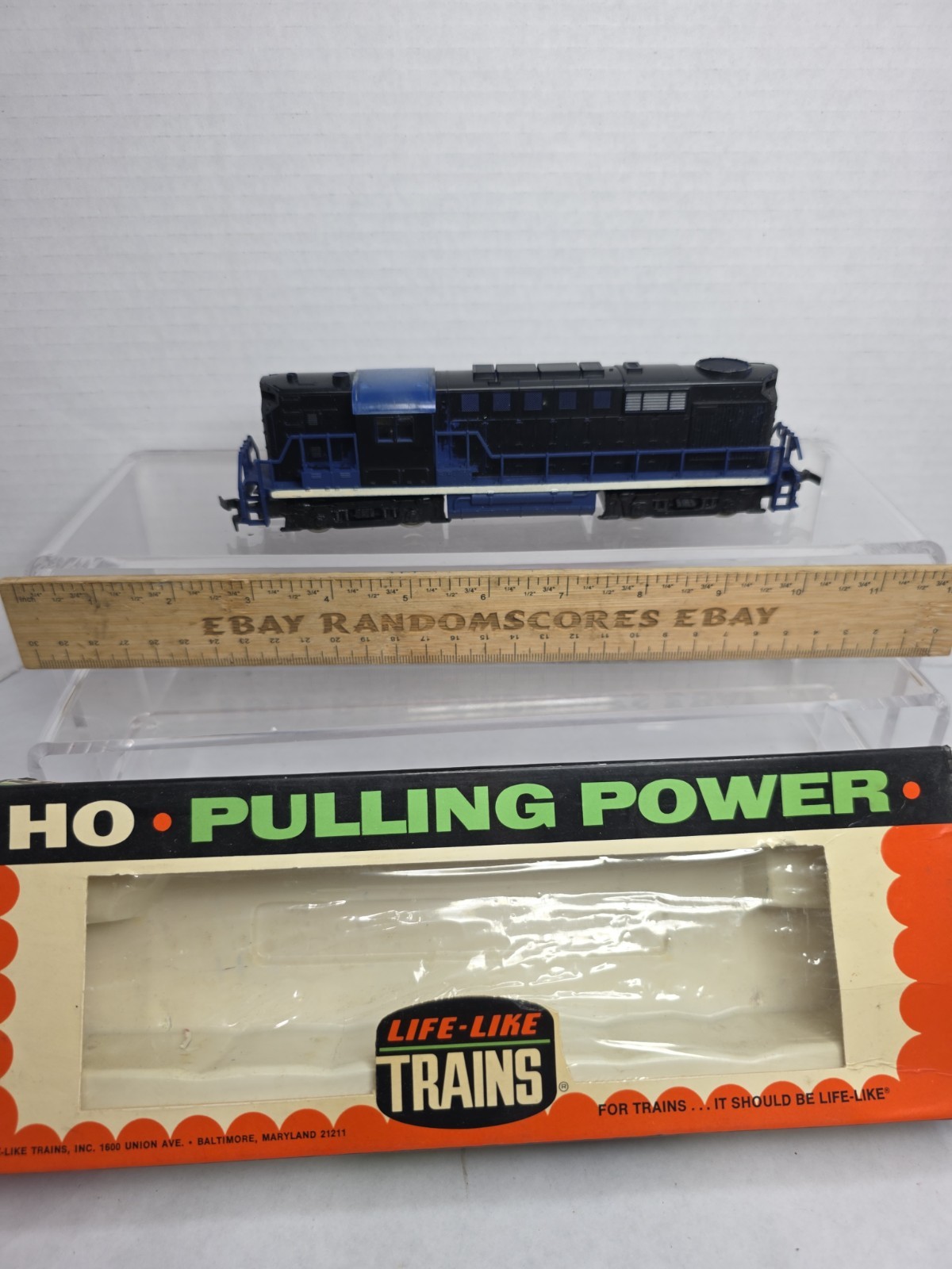 Life Like HO Scale T232 “Undecorated” RS-11 Diesel Road Switcher Locomotive Runs