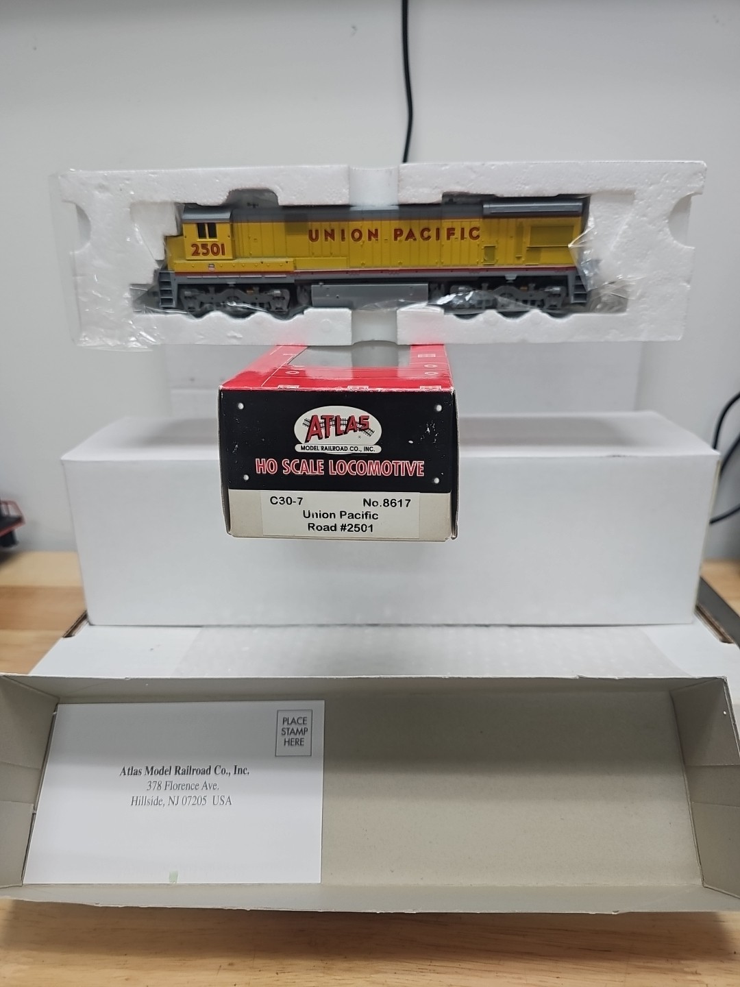 ATLAS #8617 – C30-7 UNION PACIFIC #2501 – HO SCALE DCC PLUG NEW