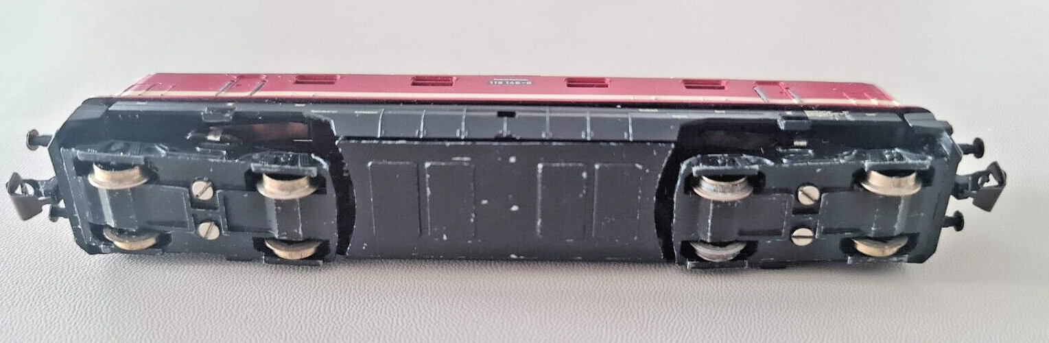 Diesel locomotive class 118 DR 118 146-0 TT 1:120 Deutsche Reichsbahn