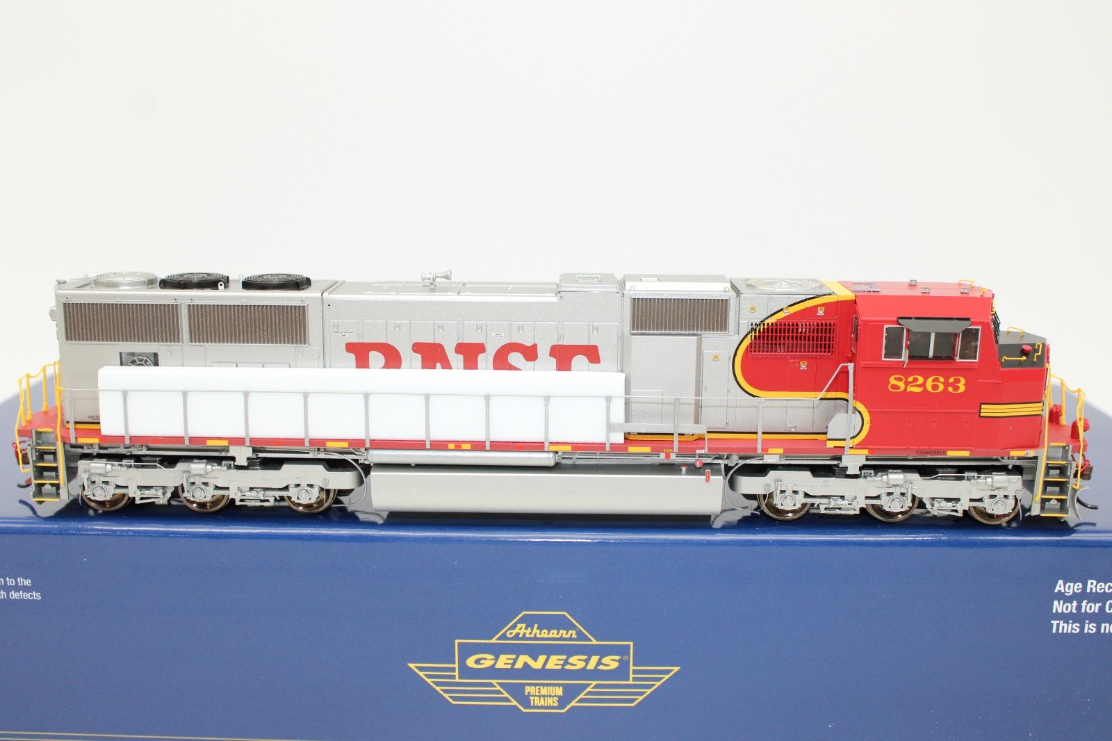 Athearn Genesis HO Scale BNSF EMD SD75M Diesel Locomotive #8263 NOS LED DCC Rdy