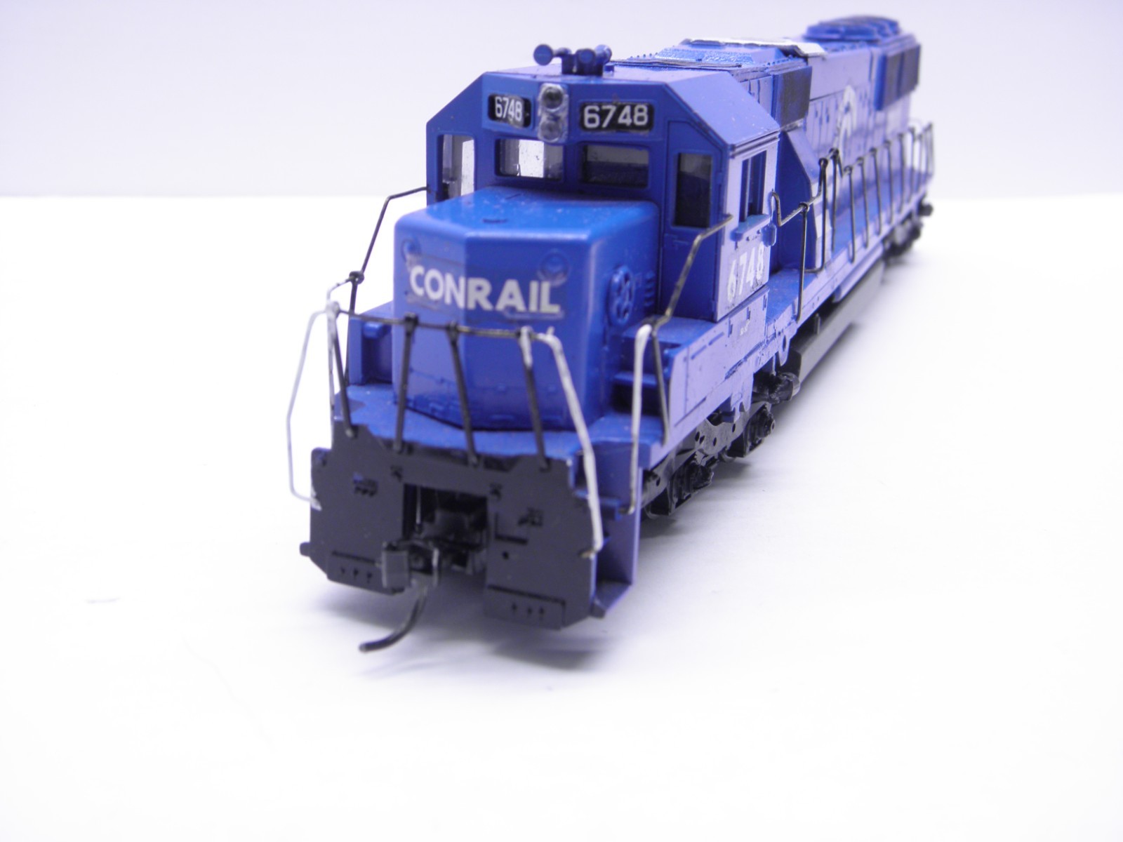 ATHEARN SD 50 LOCOMOTIVE CONVERTED TO DCC- CONRAIL #6748 HO SCALE