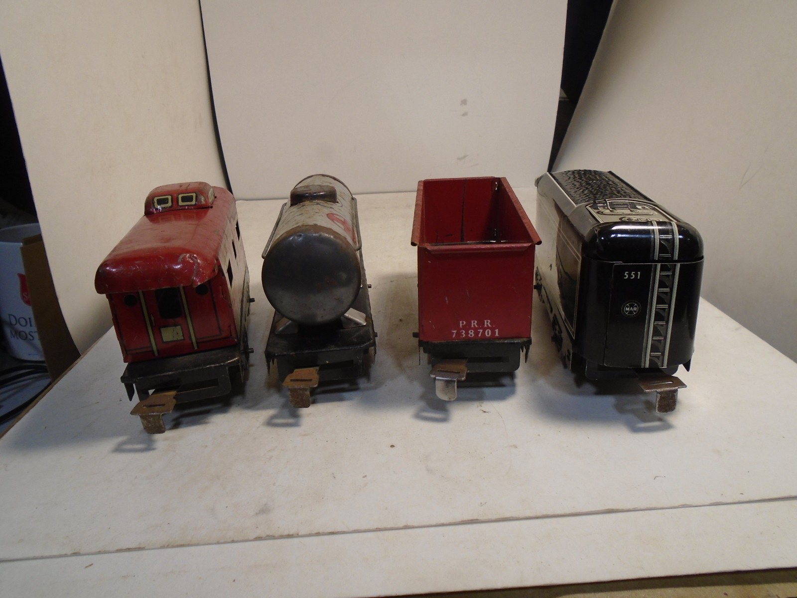 FOUR VINTAGE MARX TIN 4 WHEEL rolling stock assortment – SA I