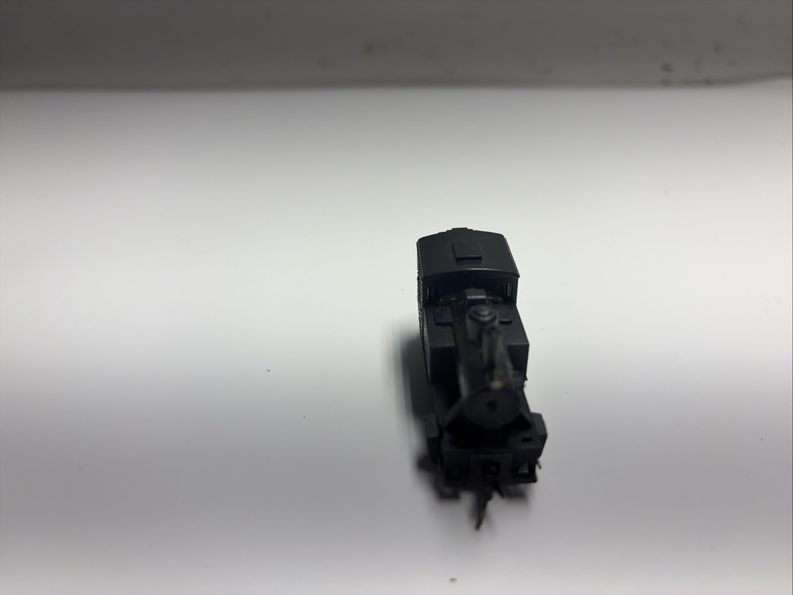 N Scale Unbranded Unlettered 0-6-0 Steam Locomotive #147