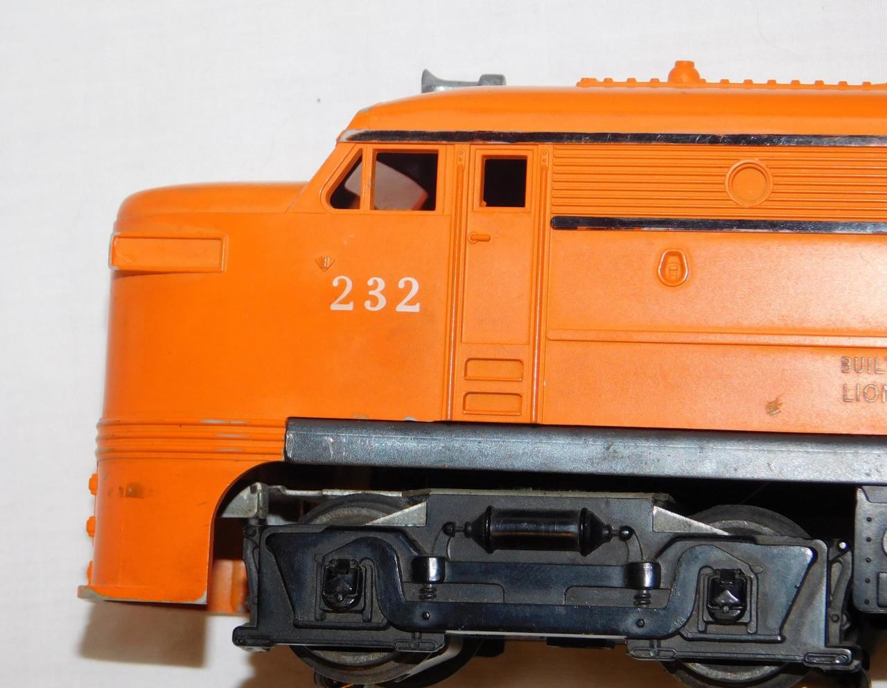 Scarce Lionel 232 New Haven A Alco Diesel 1962 only Runs Black Stripe Postwar