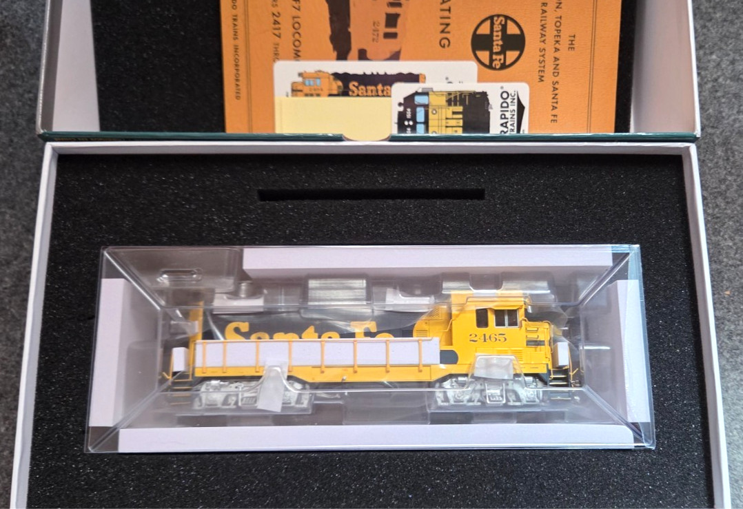 Rapido HO Scale Santa Fe CF7 (Square Cab) DCC/Sound #2465 1977+