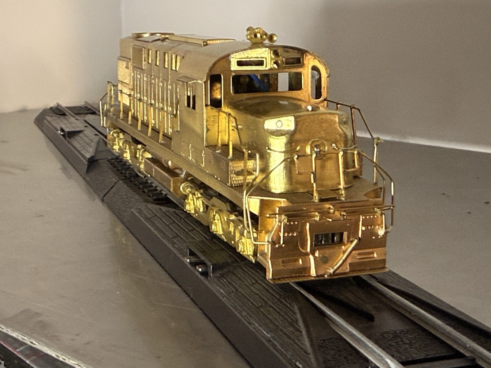 ALCO Models HO Brass ALCO DL-702 Diesel Locomotive D-124L KMT Japan