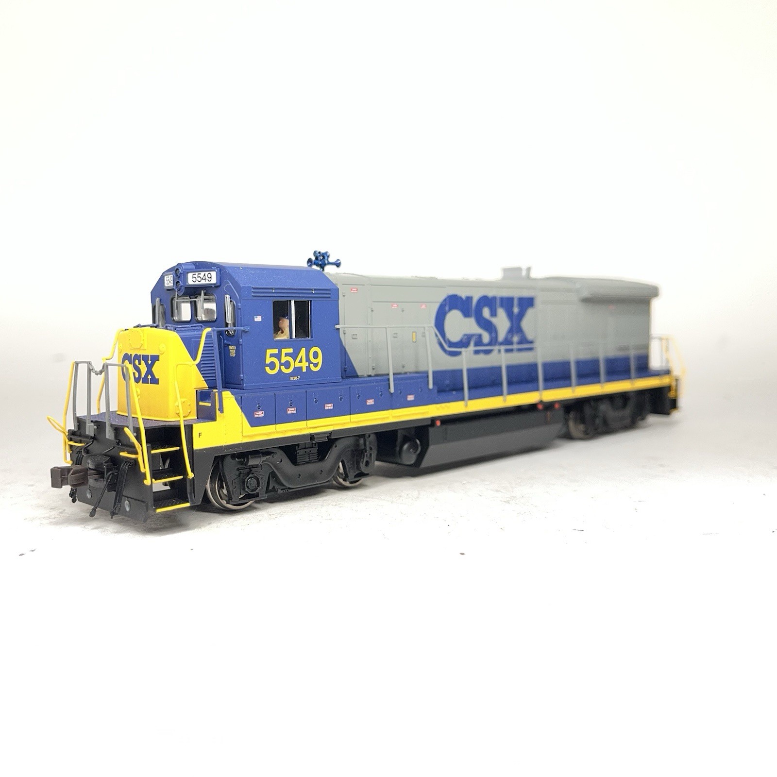 Atlas Silver HO CSX #5549 GE B30-7 DC Powered