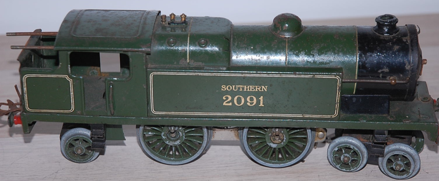 HORNBY O GAUGE CLOCKWORK No 2 SPECIAL TANK LOCOMOTIVE IN S R GREEN LIVERY
