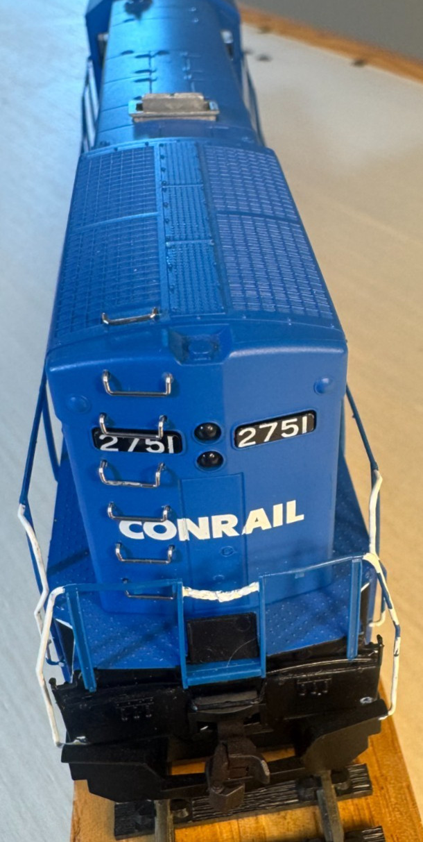 Set of 2 HO Diesel Locomotives with DCC Control – UP EMD SD7 and Conrail GE U23B