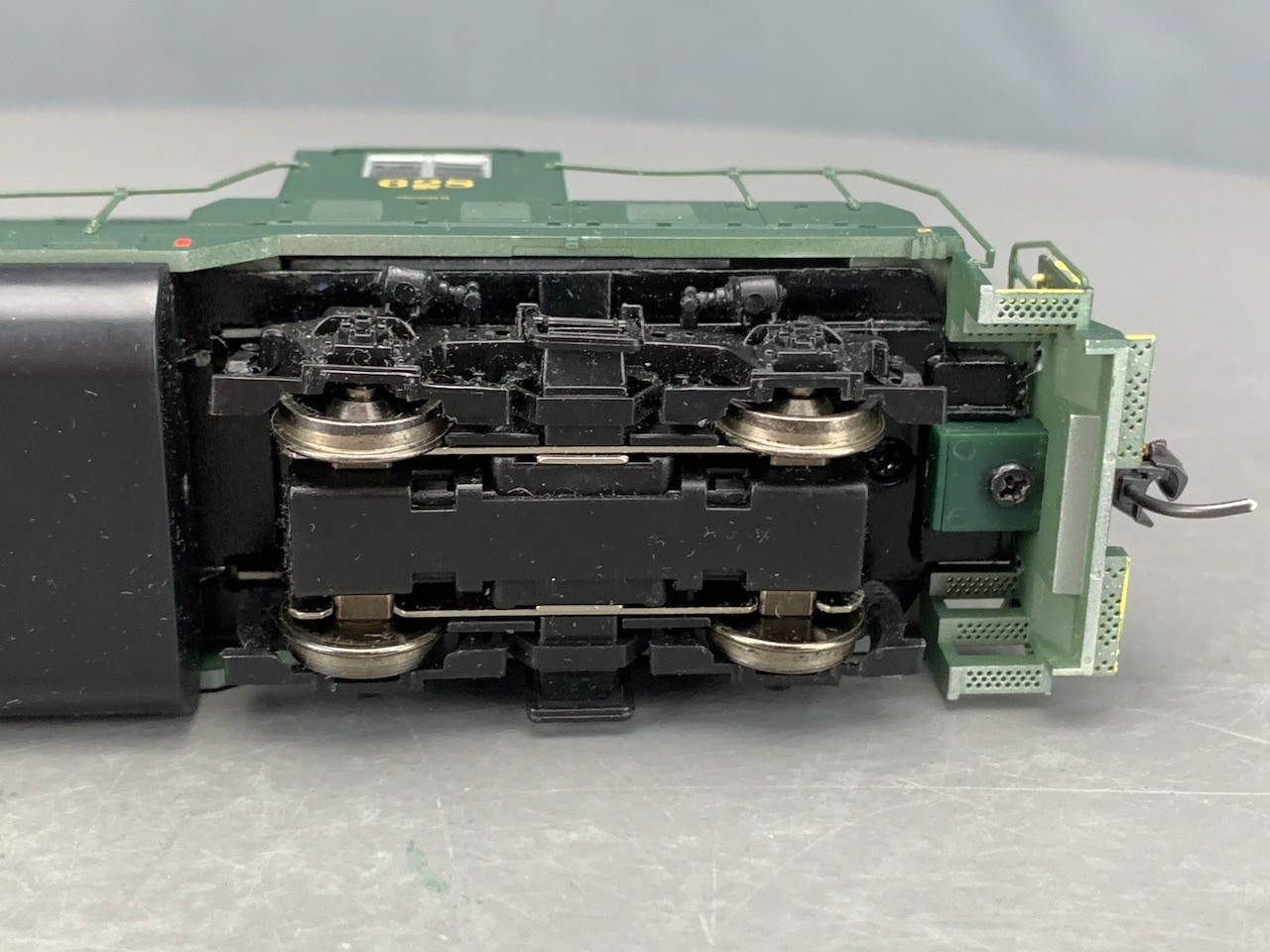 HO Proto2000 GP7 PhII Diesel Locomotive Reading #628 LNIB! HO8381