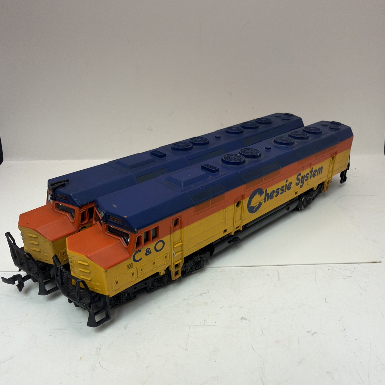 Vintage AHM Lifelike HO FP45 C&O Chessie System. Powered And Dummy