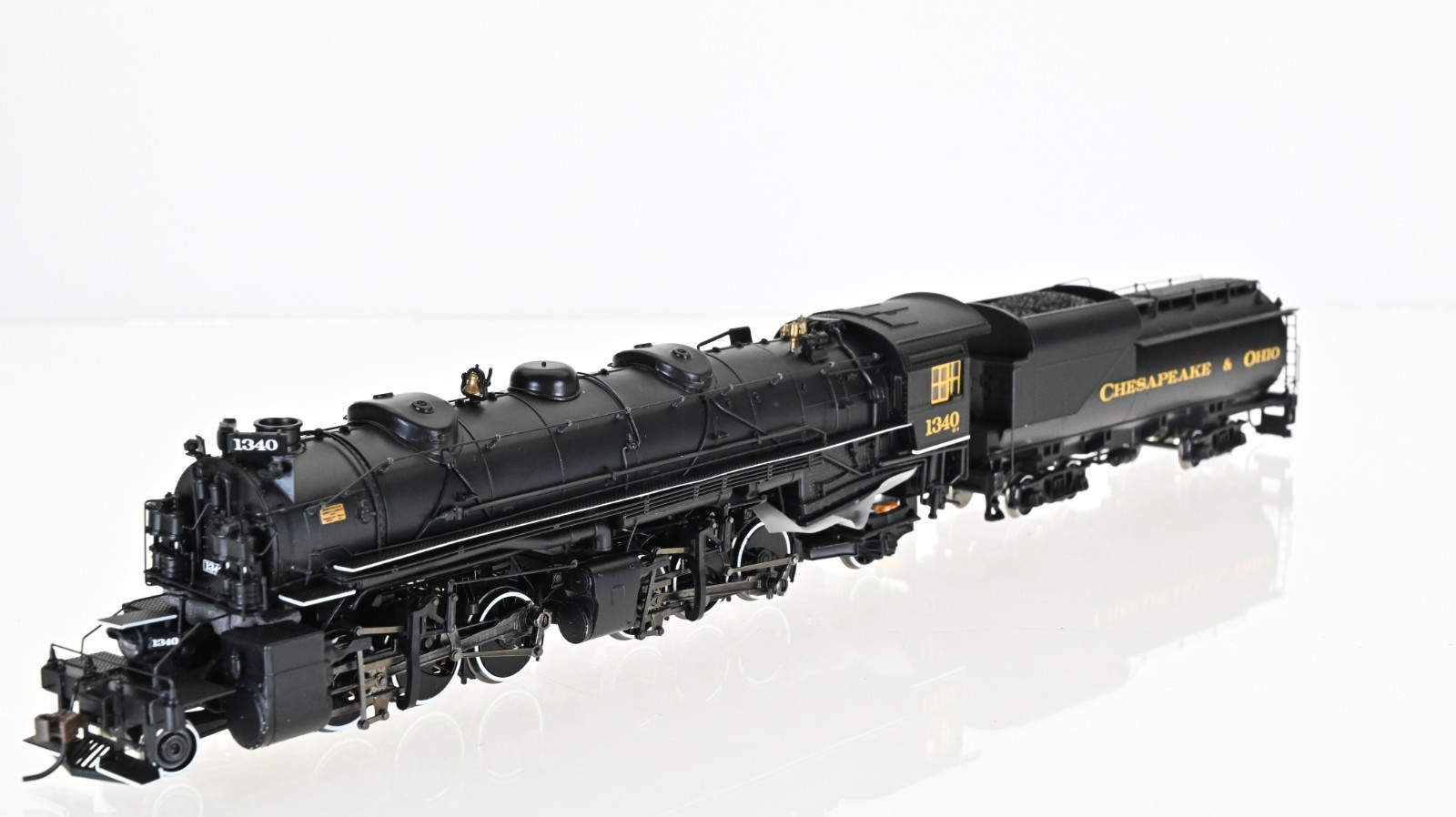 Bachmann Spectrum 2-6-6-2 USRA C&O 1340 DCC HO scale
