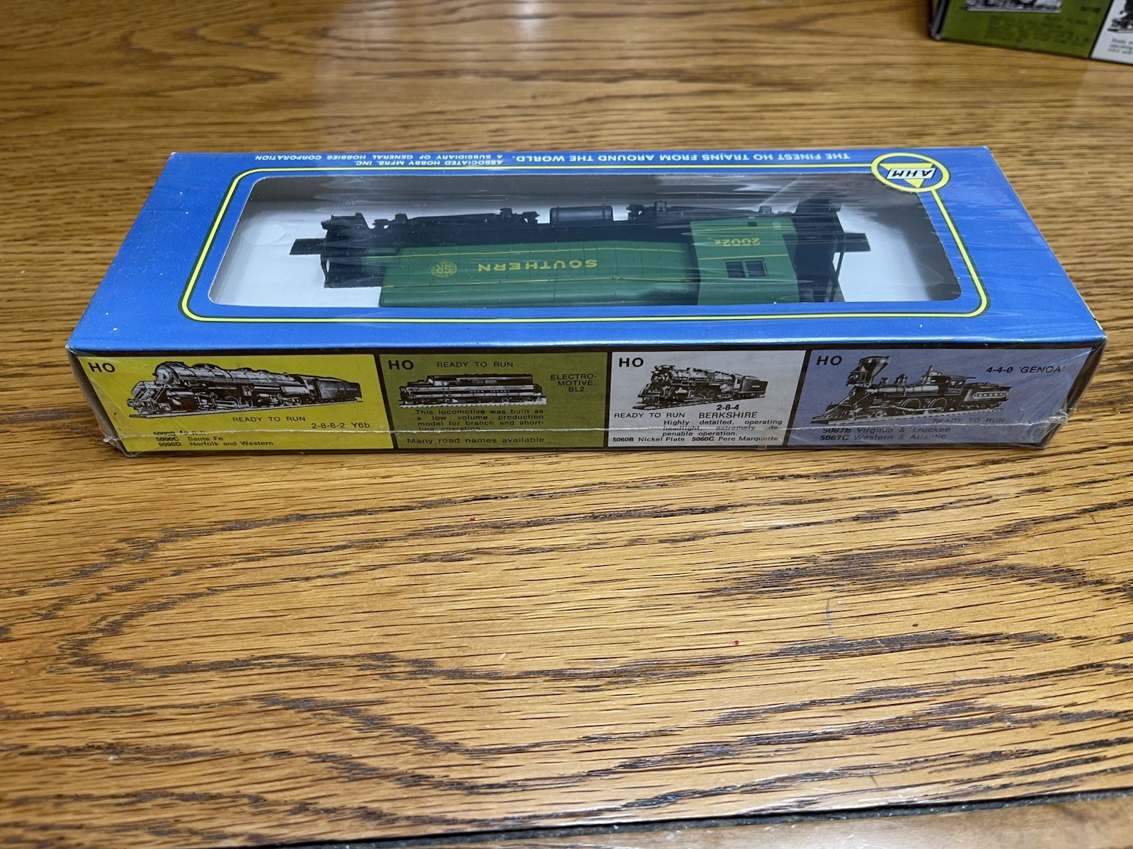 AHM HO Trains Southern SW-1 DUMMY Locomotive #5014 CD Southern Free Ship