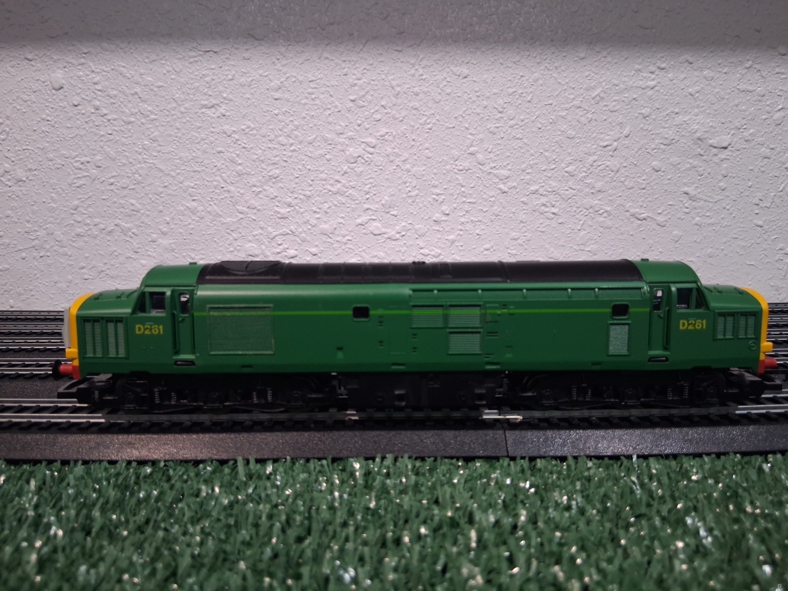 Thomas And Friends Hornby D261 With Tanker HO/OO GAUGE TESTED WORKING RARE!