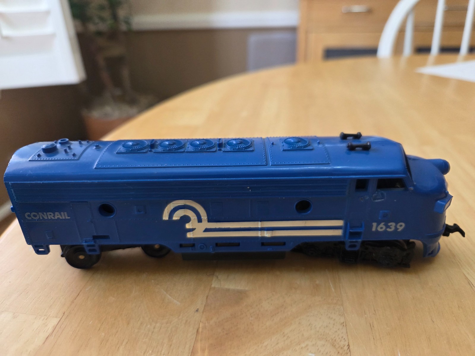 Vintage Powered Life Like HO F7 Conrail Diesel Locomotive 1639