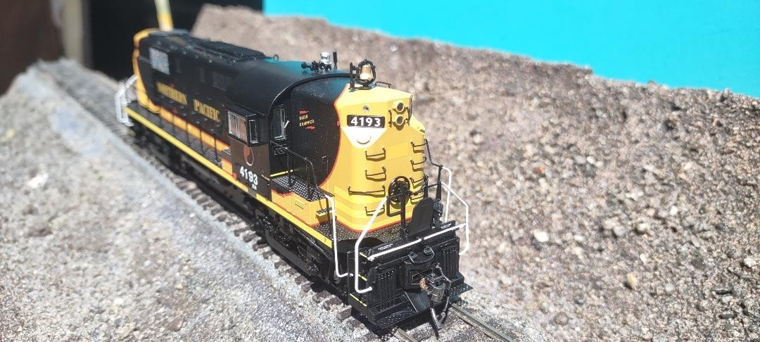 Rapido Trains HO scale Alco RS-11 BN (northern pacific patch) #4193