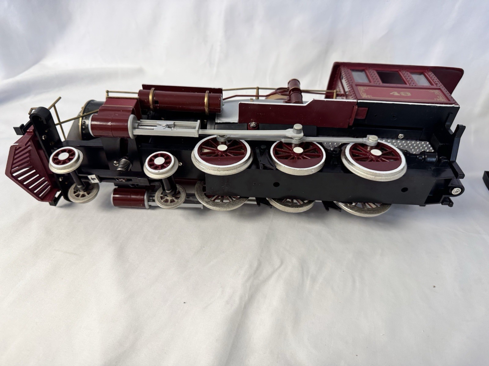 Bachmann Big Hauler Atchison Topeka & Santa Fe Locomotive 49 and Tender