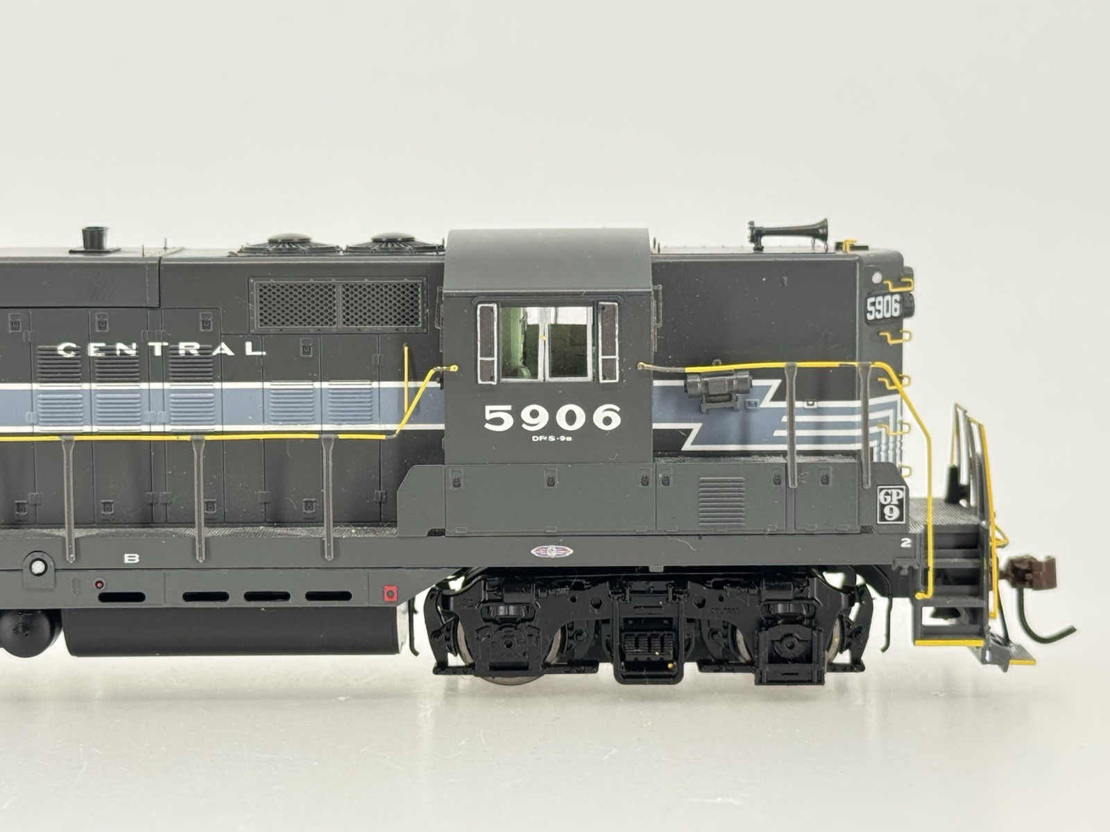 HO Athearn Genesis G62427 New York Central GP9 Diesel Locomotive NYC #5906