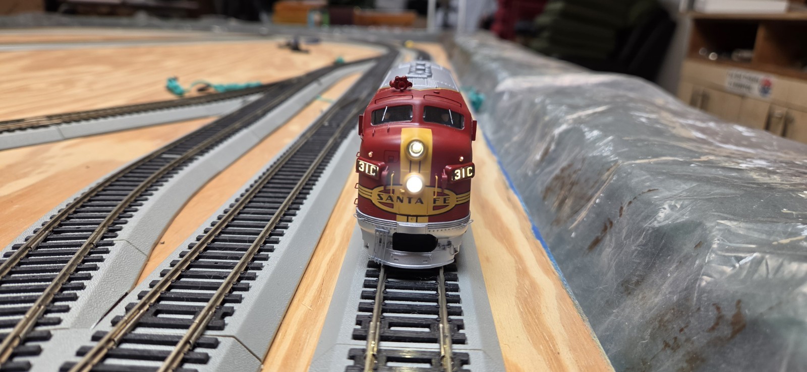 Walthers Proto HO 920-41273 F3A Santa Fe Red Warbonnet #31C W/Sound/DCC/DC LED