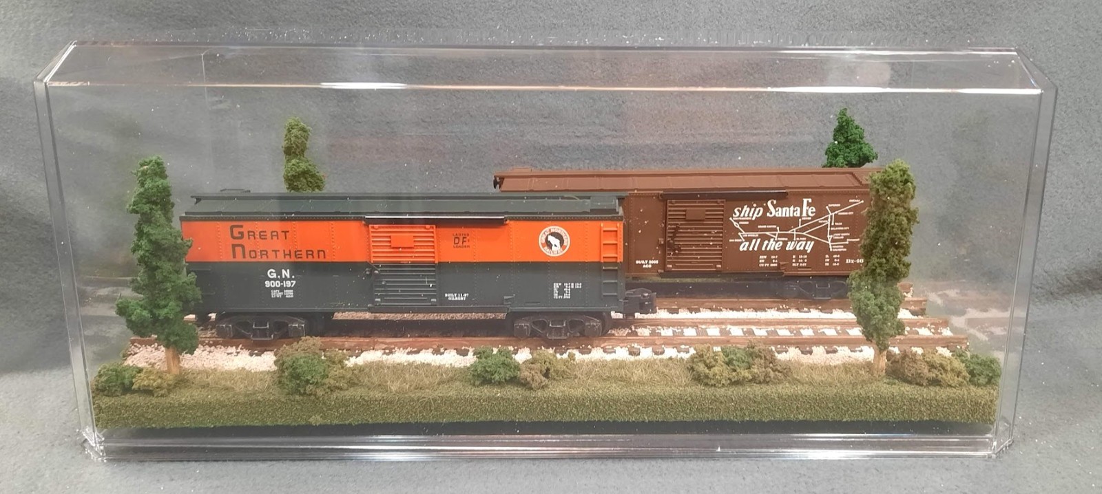 S SCALE 16″ DOUBLE TRACK DISPLAY CASE- “SUMMER SCENE”-FOR ANY S TRAINS