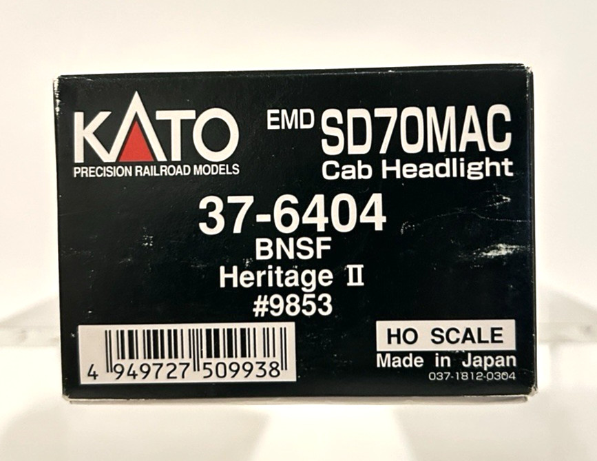 HO Scale KATO 37-6404 BNSF Heritage II EMD SD70MAC Cab Headlight Diesel #9853