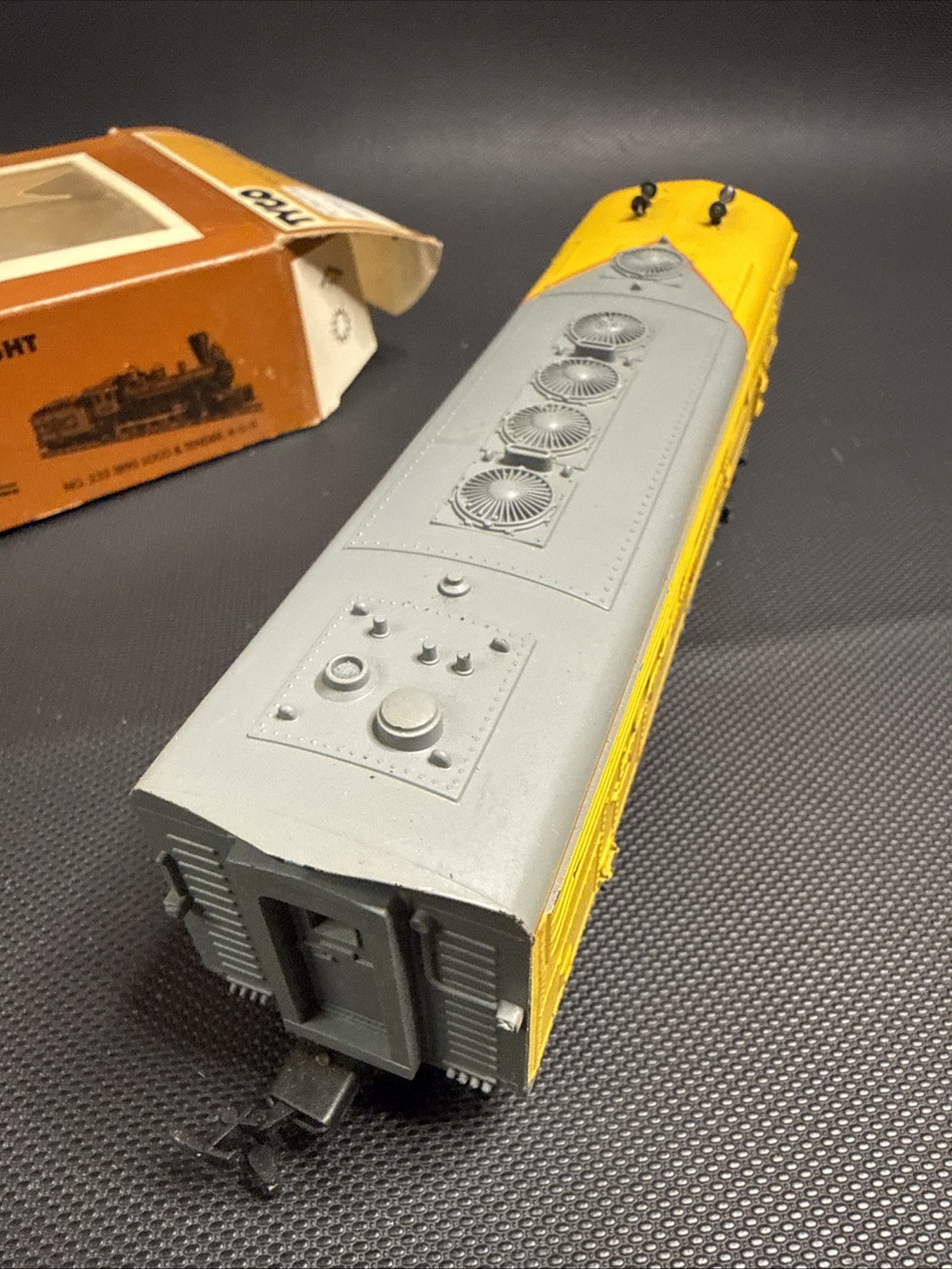 1/87 HO Tyco Union Pacific Diesel F9 A Unit Locomotive 537 224N