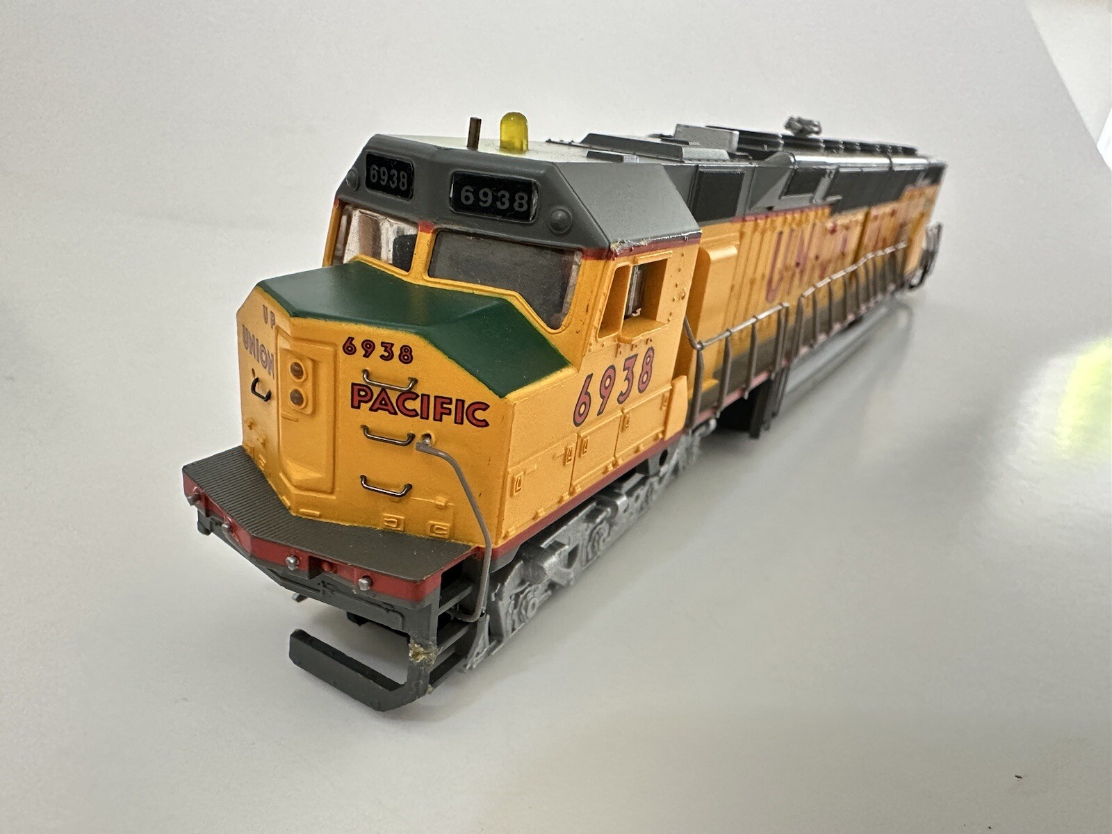 Bachmann Spectrum HO DD40AX 16 Wheel Drive Diesel Union Pacific #6906 (Limited)