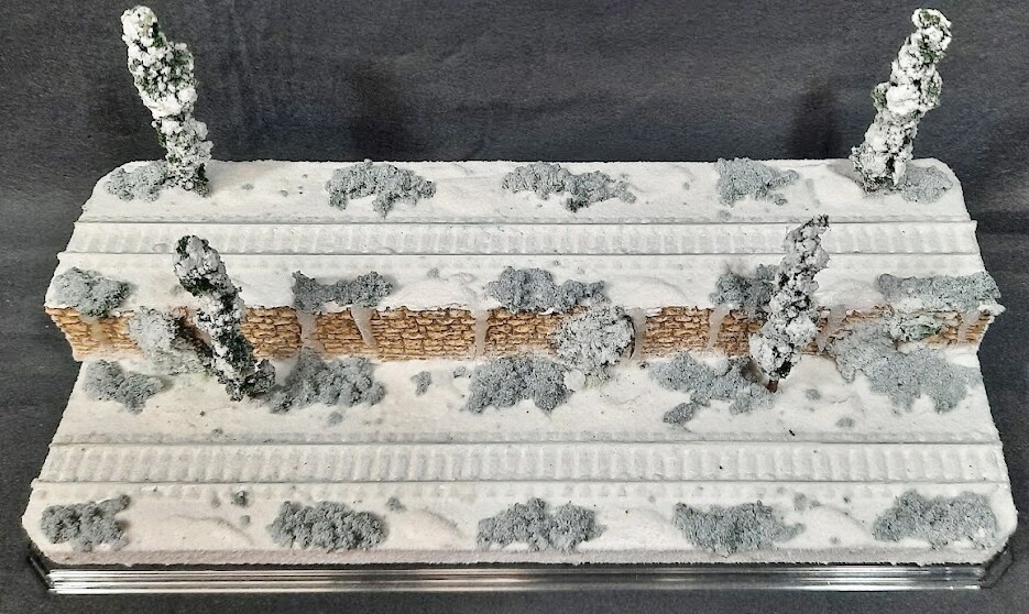 HO SCALE 16″ 2-LEVEL/2 TRACK “WINTER SCENE” -DISPLAY CASE- FOR ANY HO TRAIN