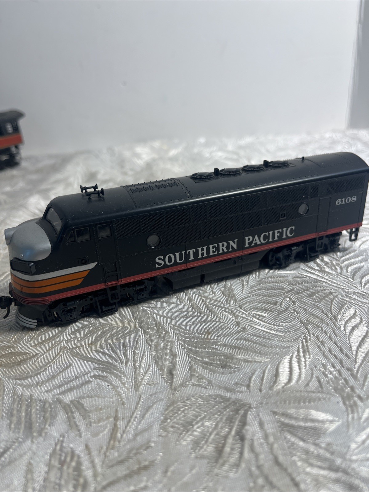 KATO HO #6108 SP SOUTHERN PACIFIC BLACK WIDOW