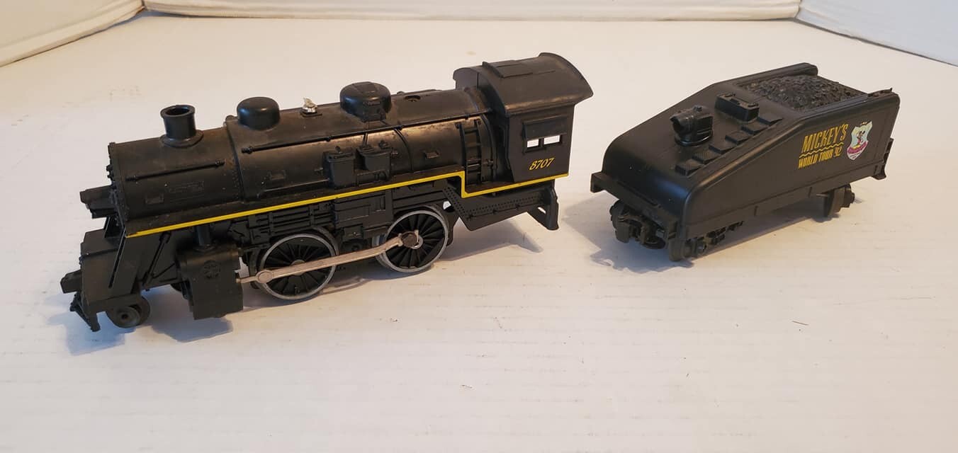 Lionel Train Engine #8707 & Tender from 1992 Disney Mickeys World Tour Train Set