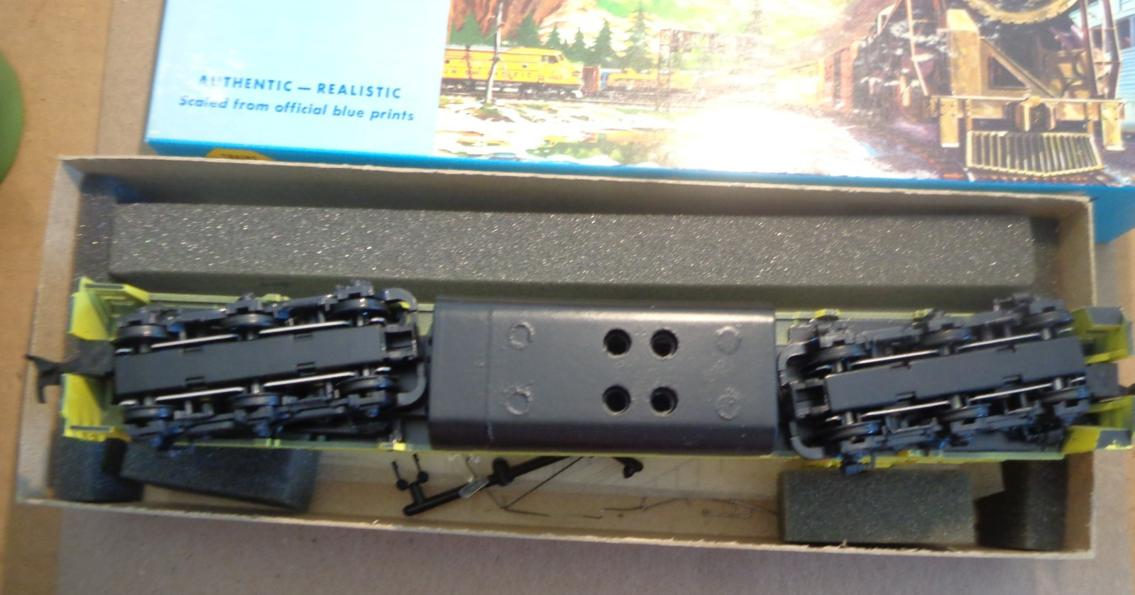 New In Box Athearn 4554 Undecorated SD40T-2 Short Nose Dummy Locomotive Yellow 2