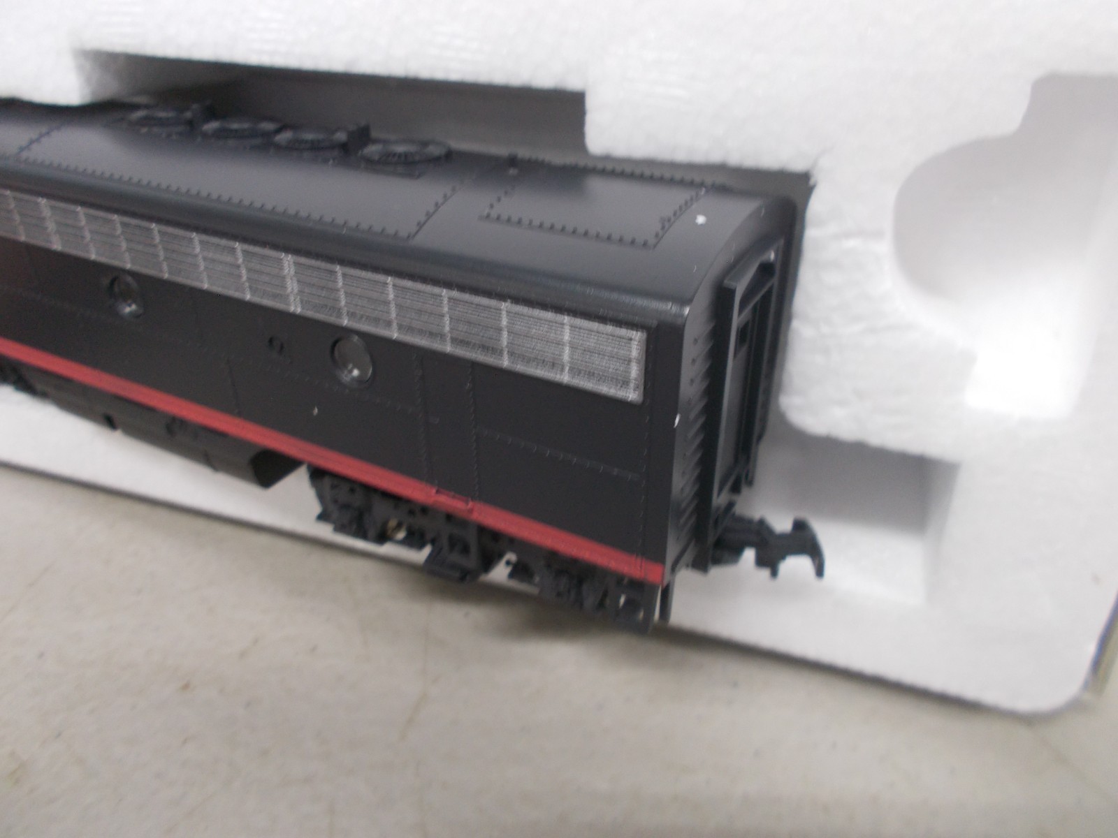 STEWART / KATO~SP (BLACK WIDOW) F7A & F7B POWERED LOCOMOTIVES~NIB~HO SCALE~L – C